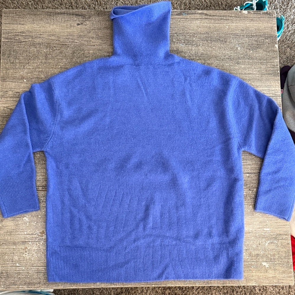 Zara blue oversized turtleneck sweater. EUC, worn once. Size small